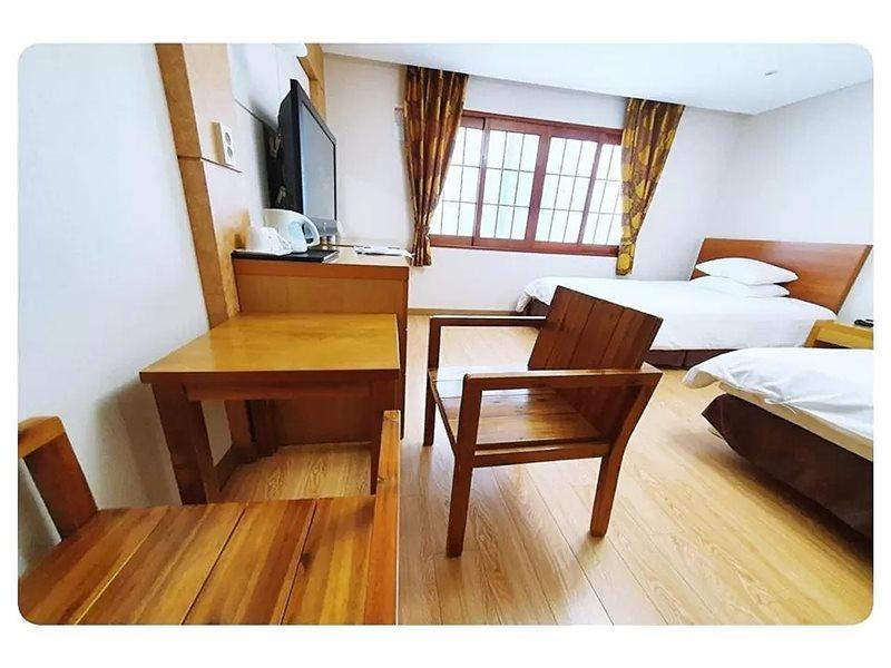 Jeju Parkside Tourist Hotel Kültér fotó