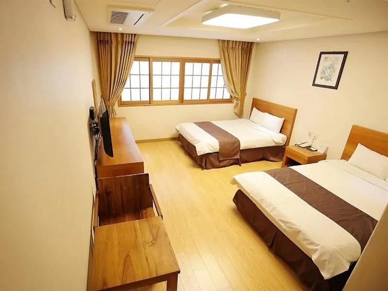 Jeju Parkside Tourist Hotel Kültér fotó