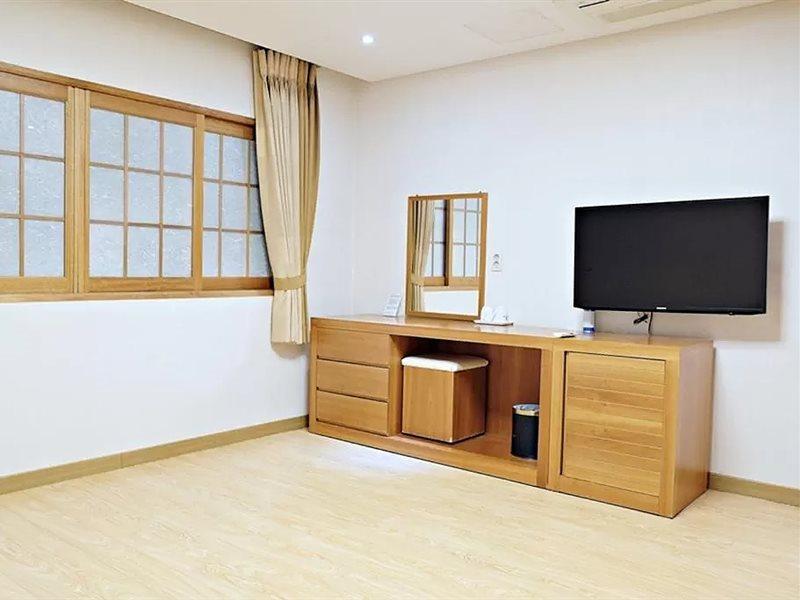 Jeju Parkside Tourist Hotel Kültér fotó