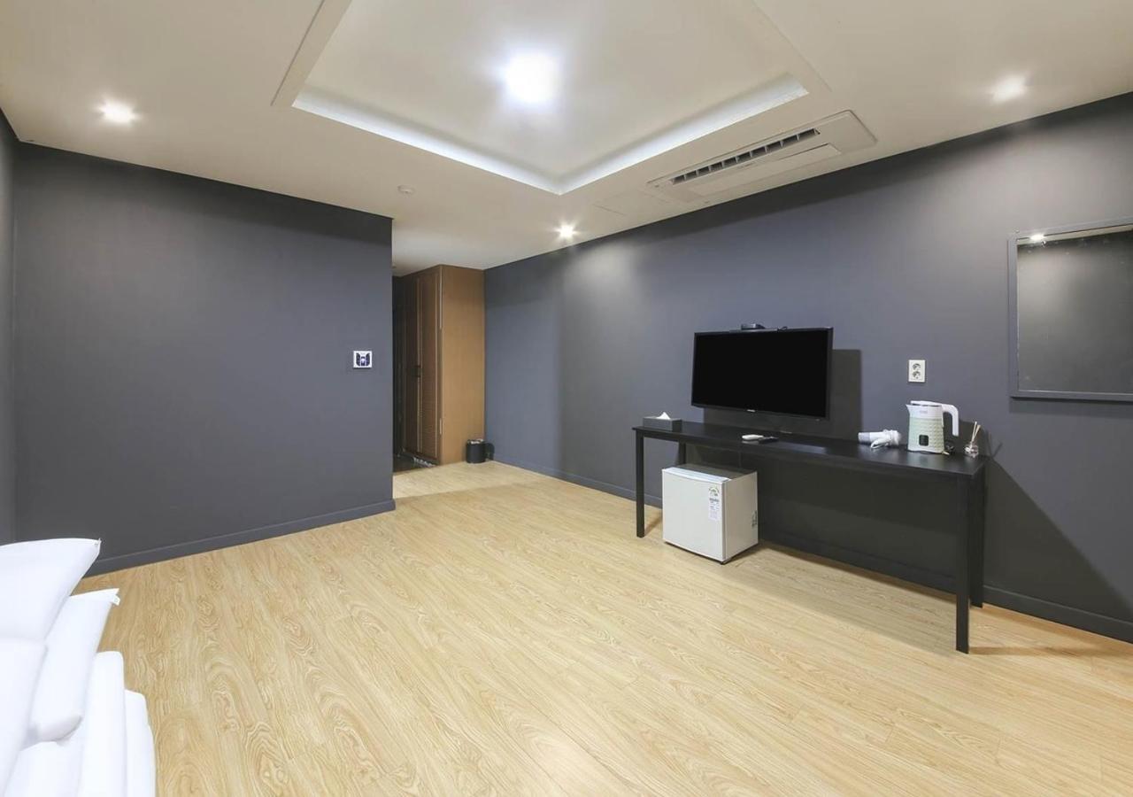 Jeju Parkside Tourist Hotel Kültér fotó