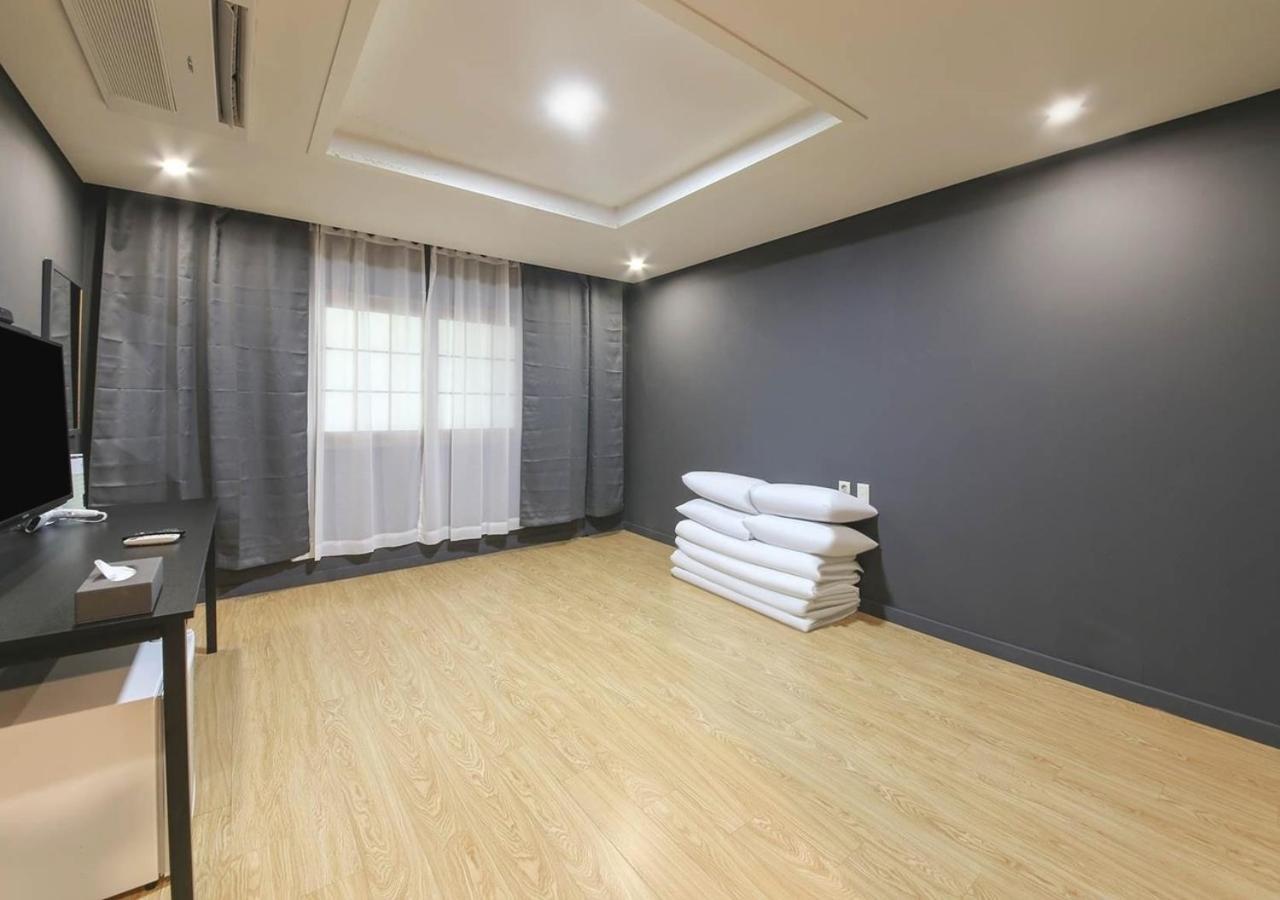 Jeju Parkside Tourist Hotel Kültér fotó
