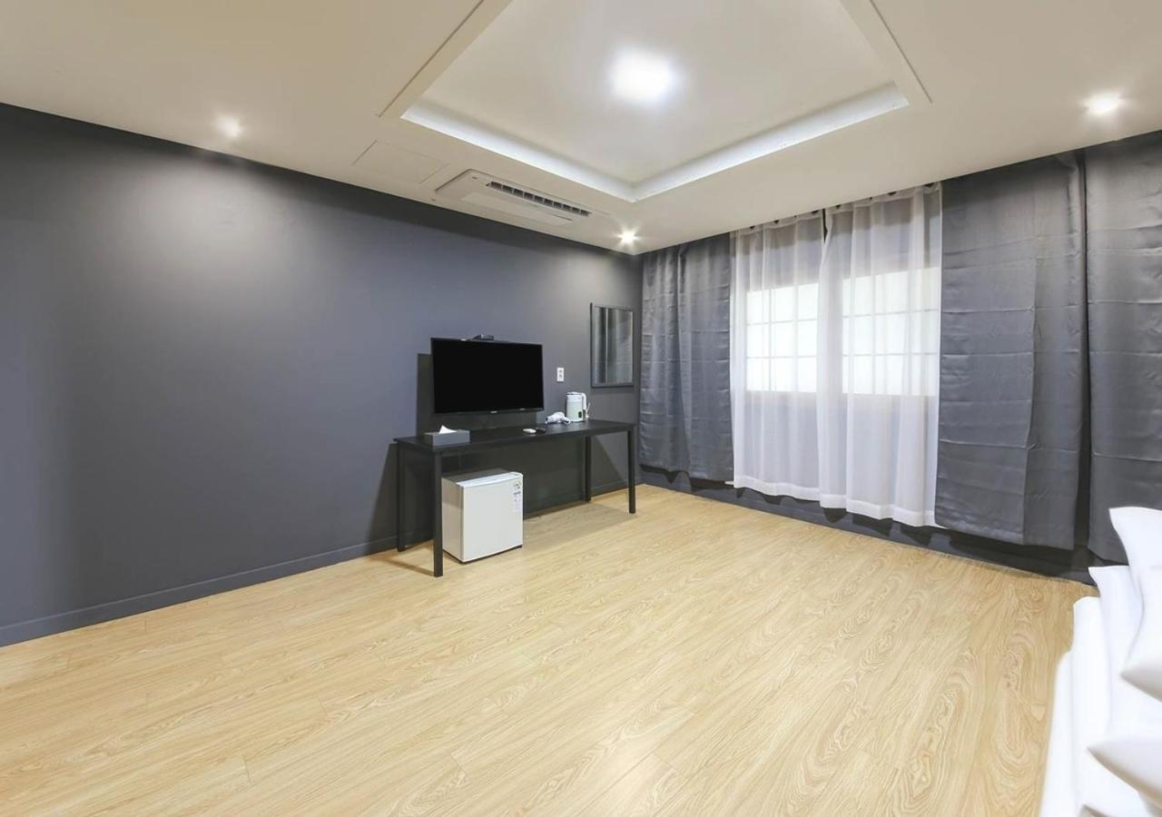 Jeju Parkside Tourist Hotel Kültér fotó